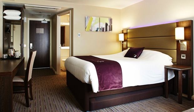 Premier Inn London Wimbledon South Экстерьер фото